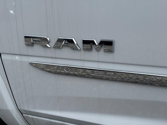 New 2025 RAM 2500 Limited AWD/4WD image 11