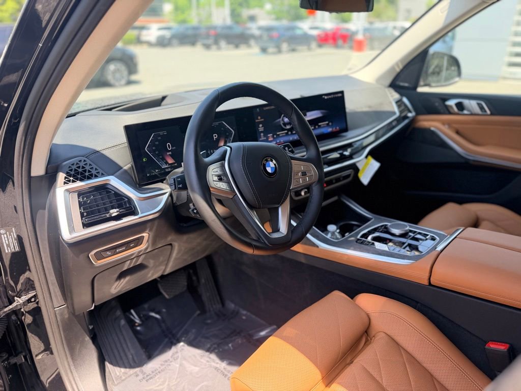 Used 2025 BMW X7 xDrive40i w/ Premium Package AWD/4WD image 12