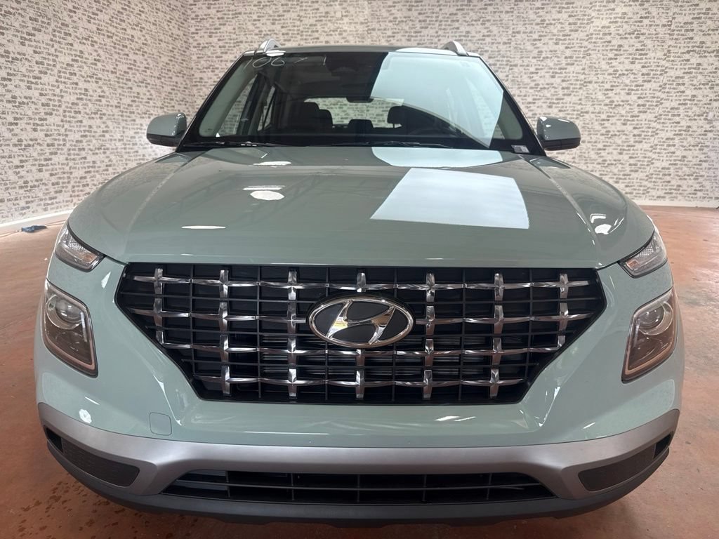 New 2026 Hyundai Venue SEL FWD image 2