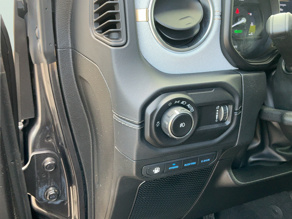 Certified 2025 Jeep Wrangler Unlimited Sahara AWD/4WD image 21