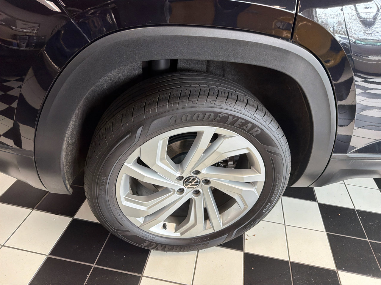 Used 2020 Volkswagen Atlas Cross Sport SEL image 10