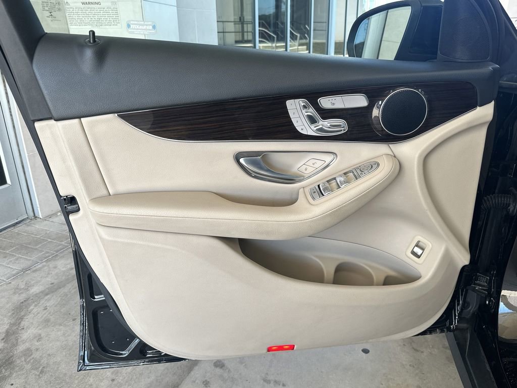 Used 2019 Mercedes-Benz GLC 300 image 10