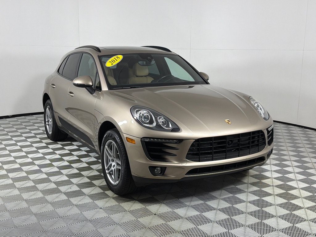 Used 2018 Porsche Macan AWD/4WD image 3