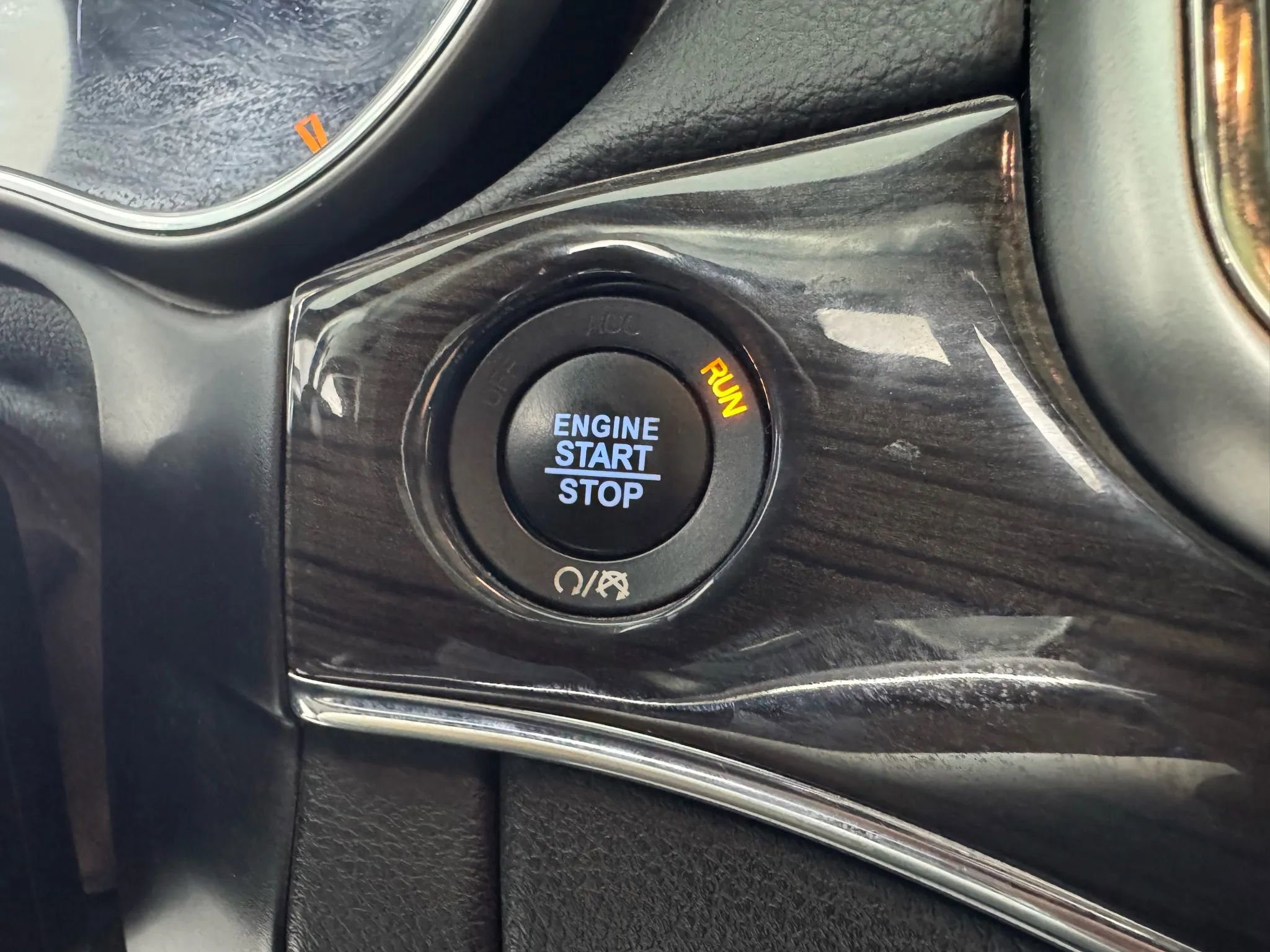 Used 2018 Jeep Grand Cherokee Overland image 17