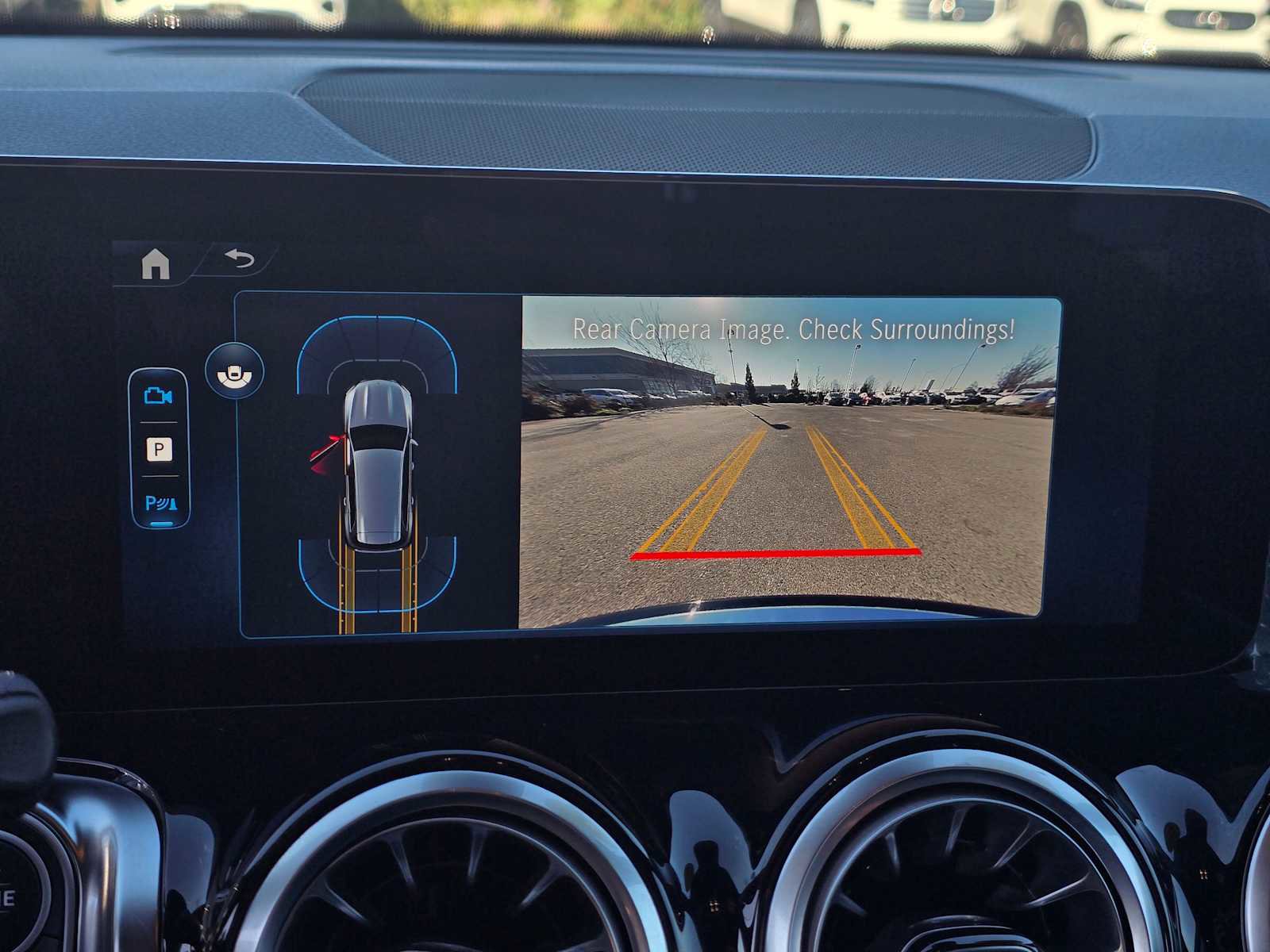 Used 2025 Mercedes-Benz GLB 250 4MATIC image 30