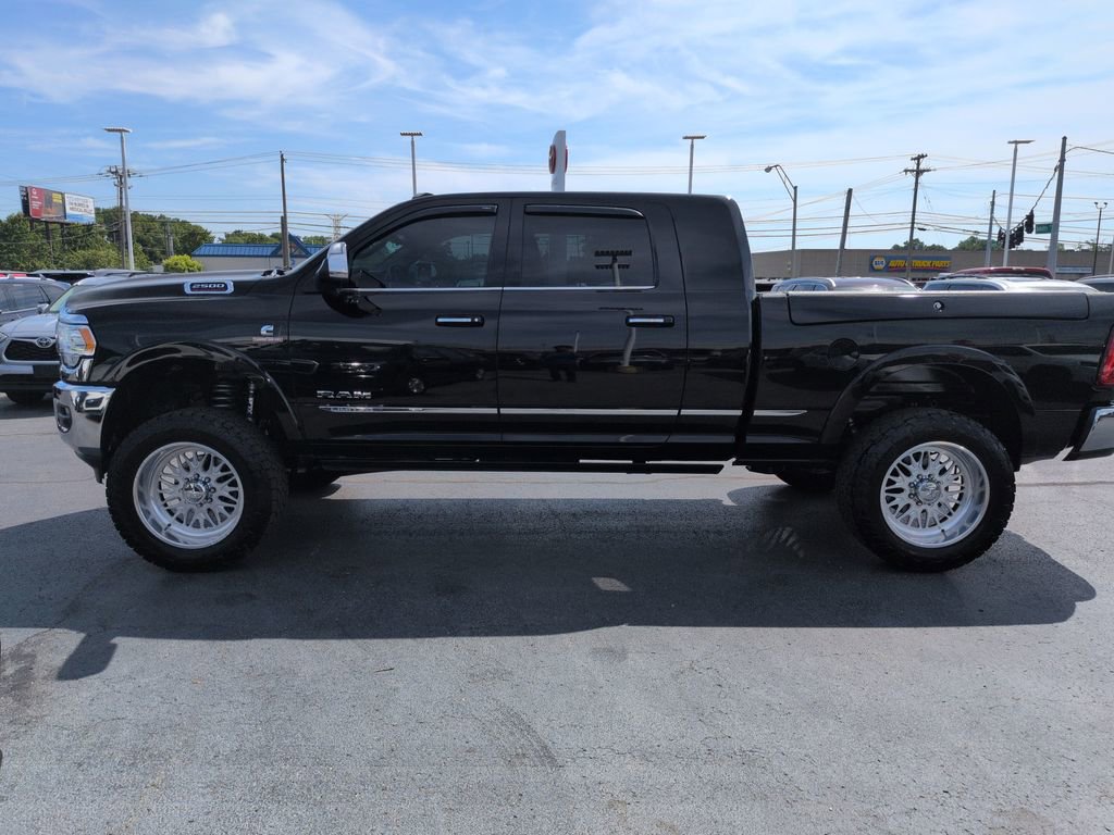 Used 2022 RAM 2500 Limited AWD/4WD image 2