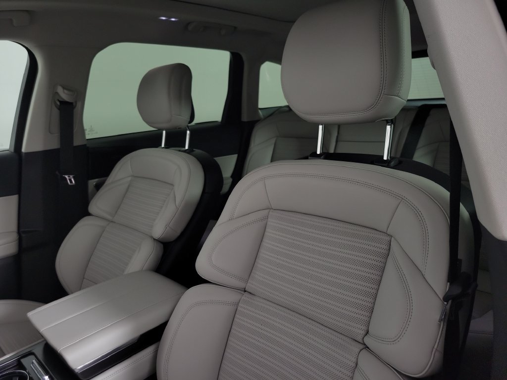 New 2026 Lincoln Nautilus Reserve AWD/4WD image 17