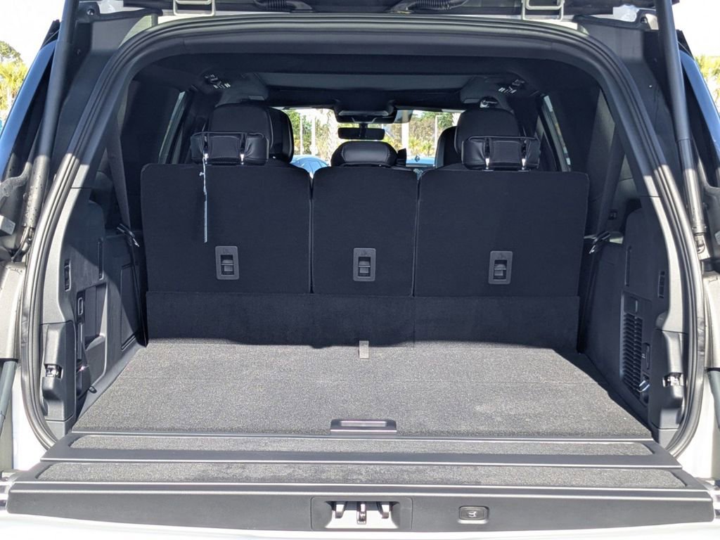 New 2026 Lincoln Navigator L Reserve w/ Jet Appearance Package image 13