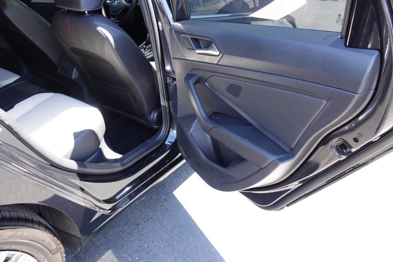 Used 2021 Volkswagen Jetta R-Line w/ R-Line Cold Weather Package FWD image 29