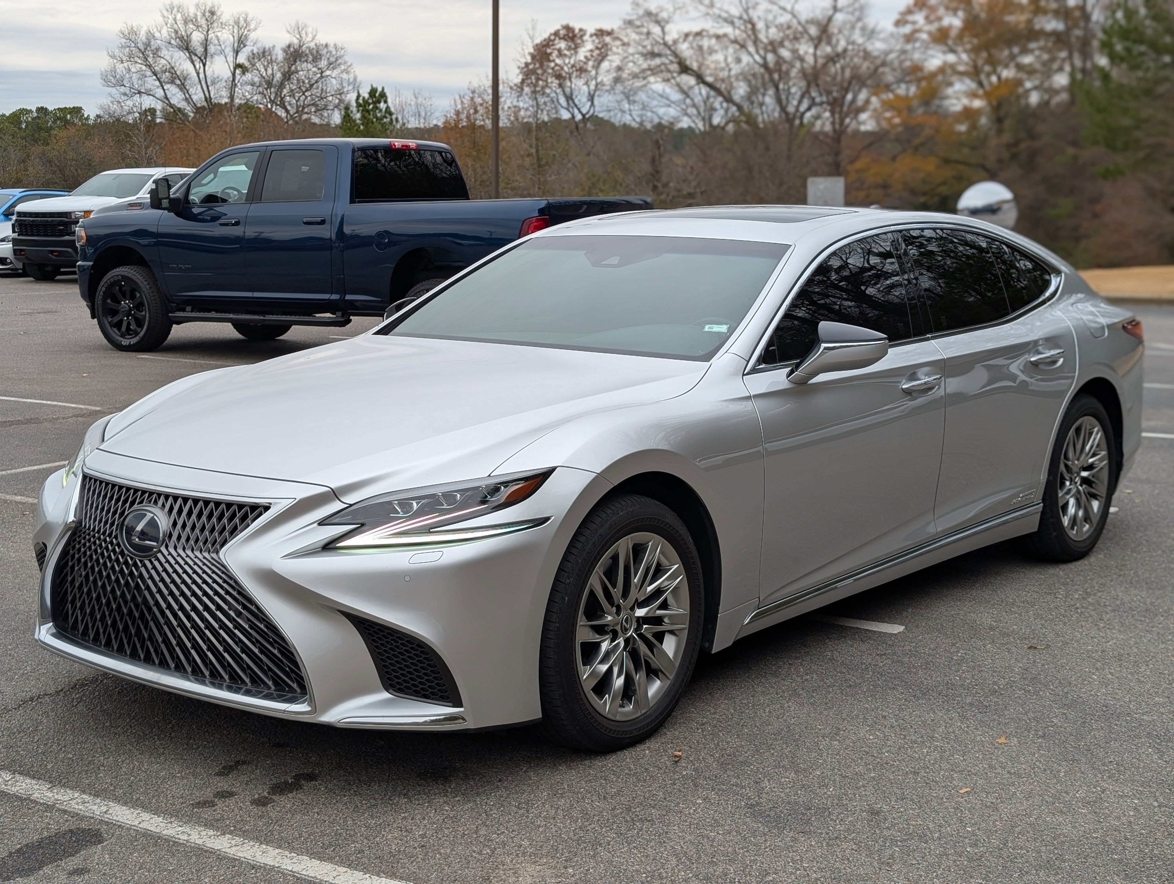 Used 2019 Lexus LS 500h LS 500h image 5