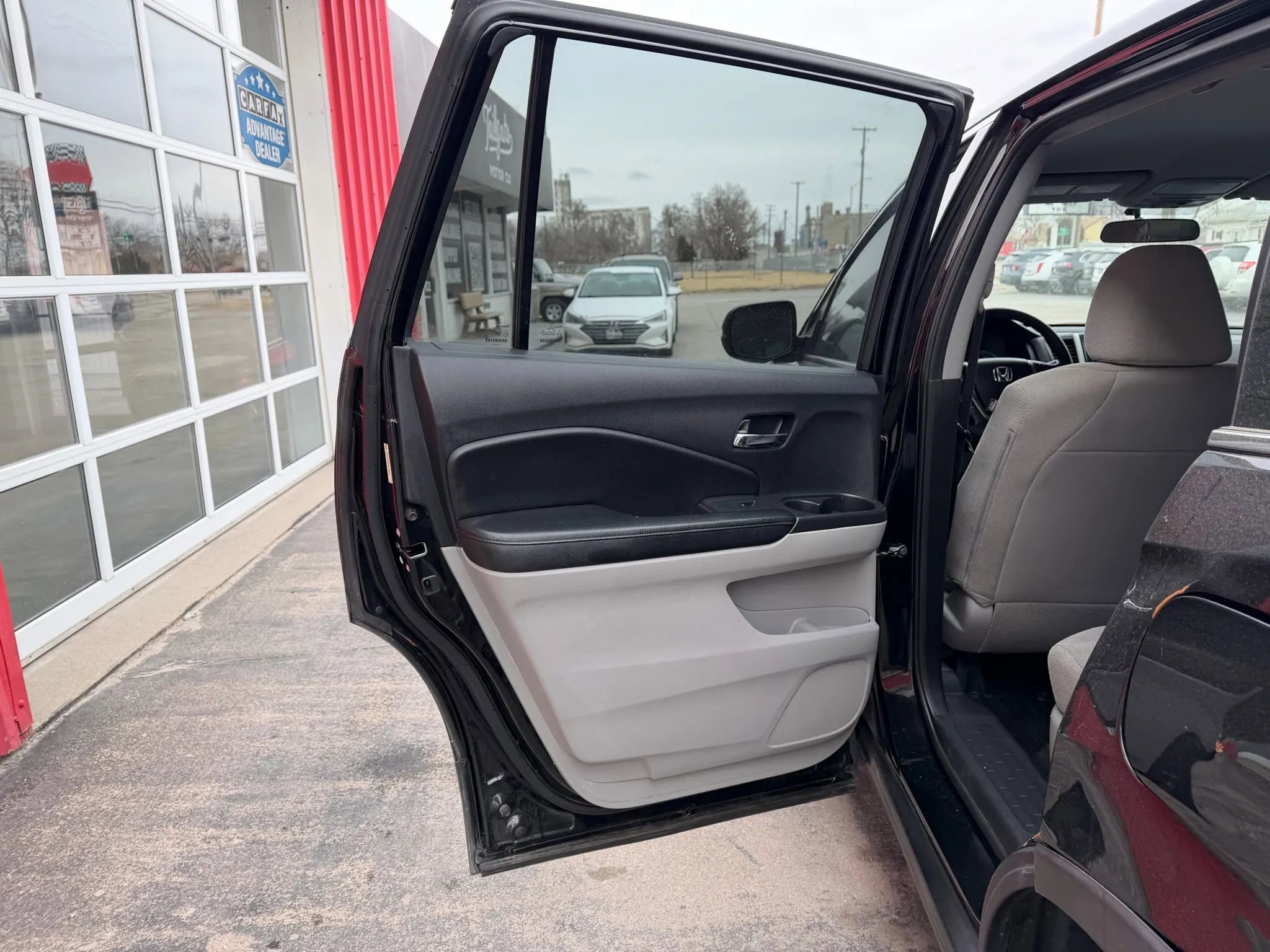 Used 2016 Honda Pilot LX image 11