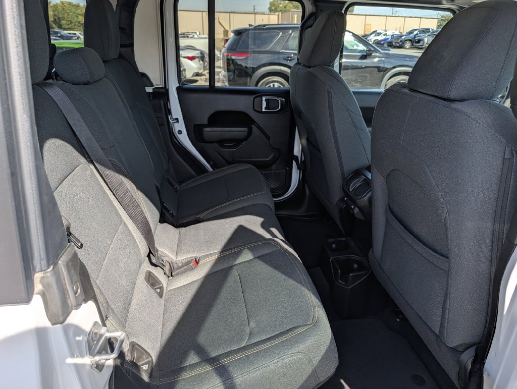 Used 2025 Jeep Gladiator Sport AWD/4WD image 29