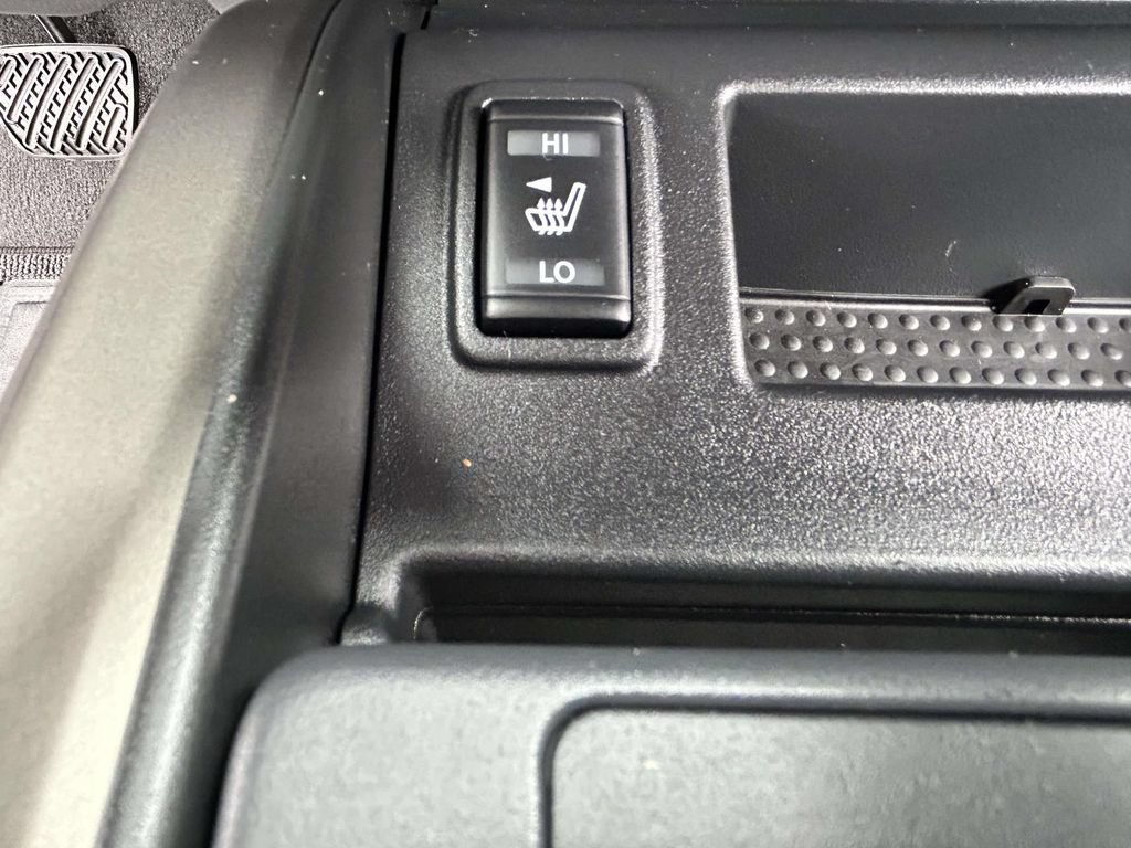 Used 2024 Nissan Titan SV w/ SV Bronze Edition Package RWD image 17
