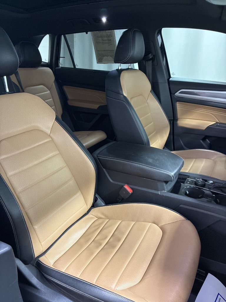Used 2022 Volkswagen Atlas Cross Sport SEL Premium R-Line AWD/4WD image 29