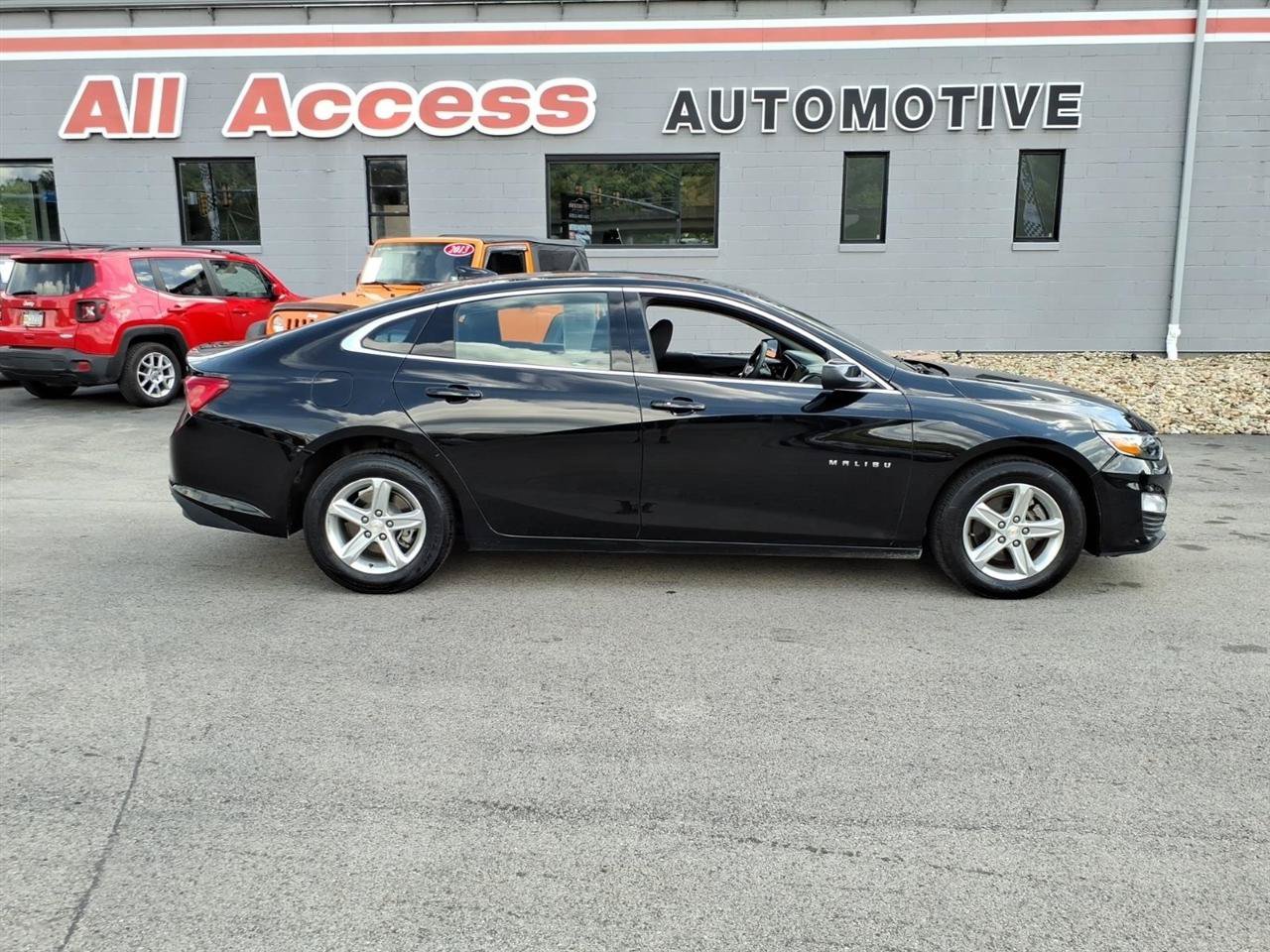 Used 2024 Chevrolet Malibu LT FWD image 1
