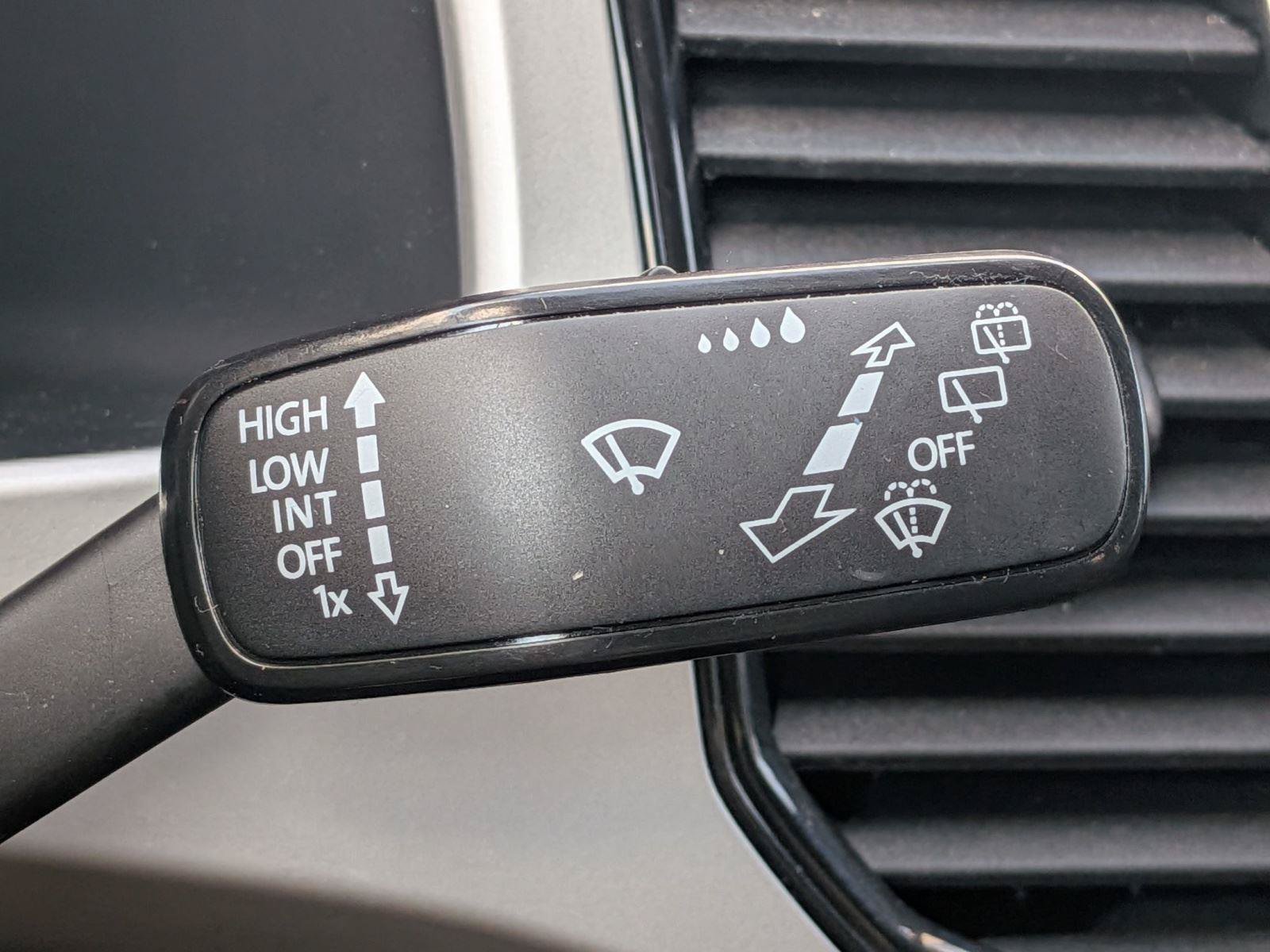 Used 2023 Volkswagen Atlas SE AWD/4WD image 38