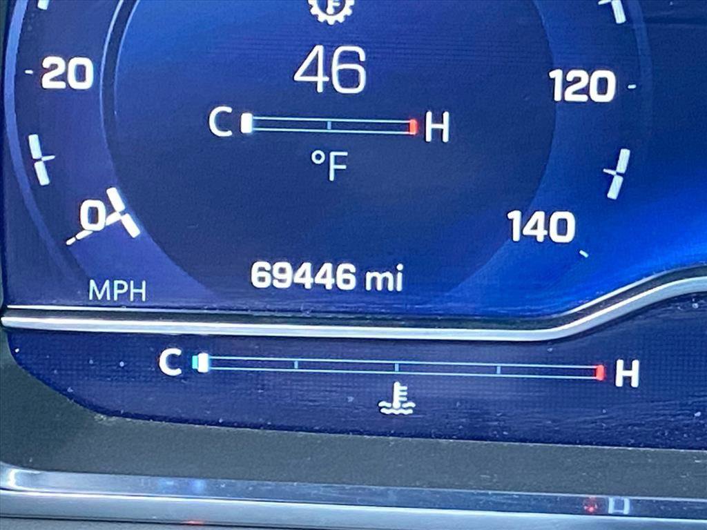 Used 2024 Chevrolet Suburban LT image 17