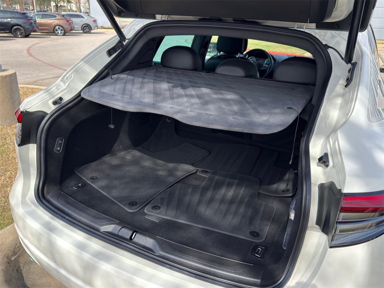 Certified 2023 Maserati Levante GT image 39