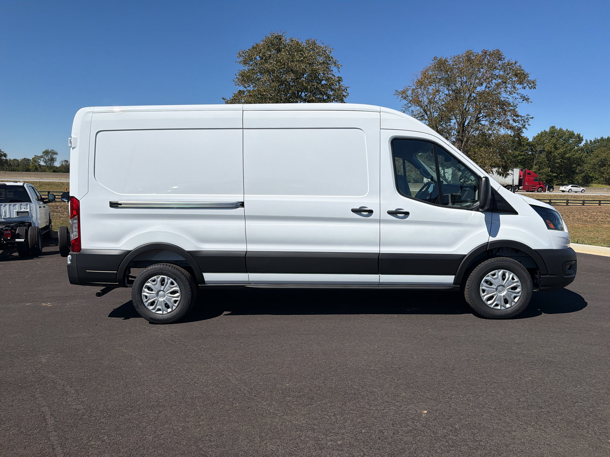 New 2026 Ford Transit 250 148 Medium Roof RWD image 4