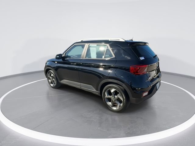 Certified 2023 Hyundai Venue SEL FWD image 6