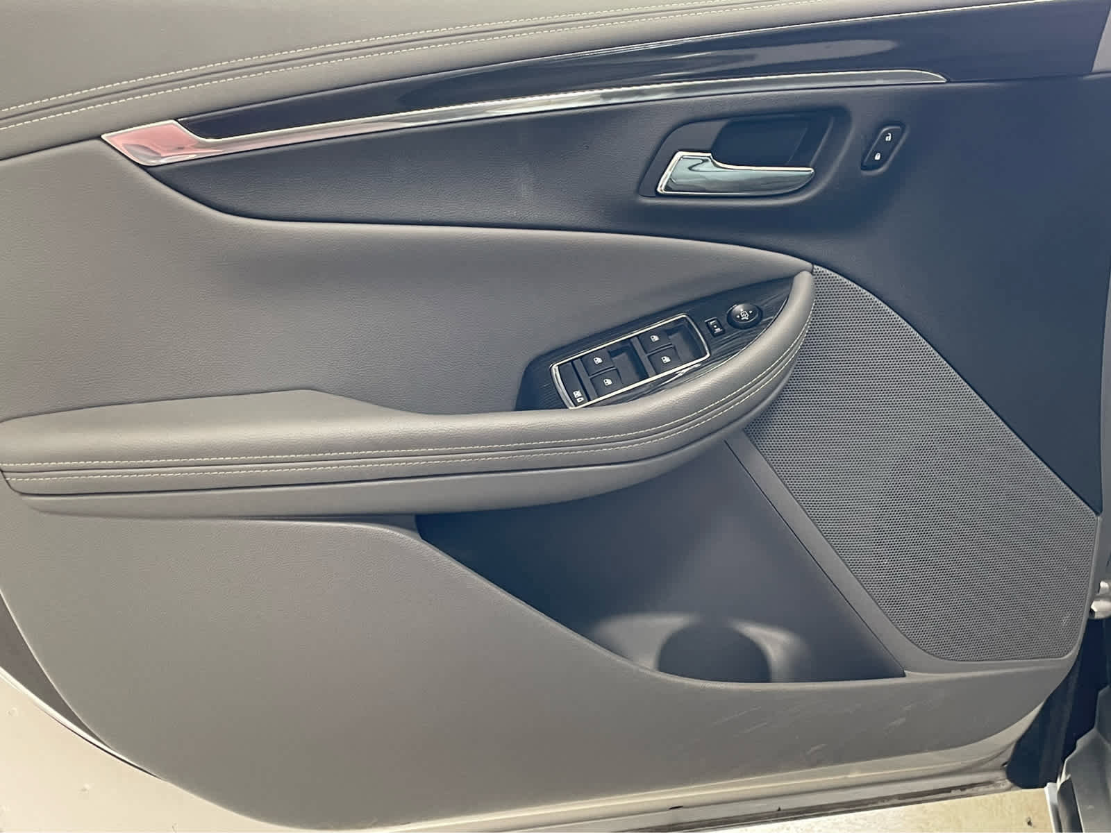 Used 2018 Chevrolet Impala LT w/ LT Convenience Package FWD image 15