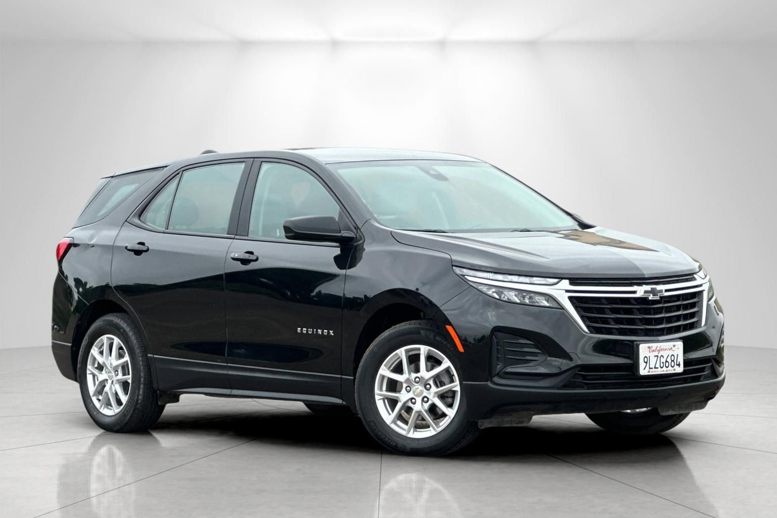 Used 2024 Chevrolet Equinox LS w/ LPO, Floor Liner Package FWD image 1