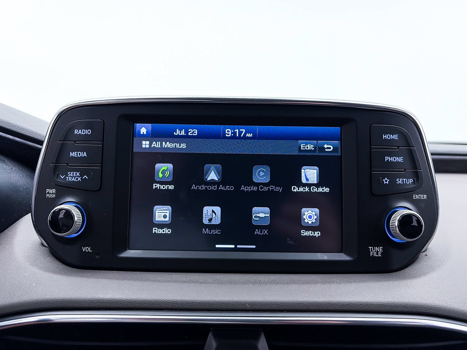 Used 2020 Hyundai Santa Fe SE FWD image 20