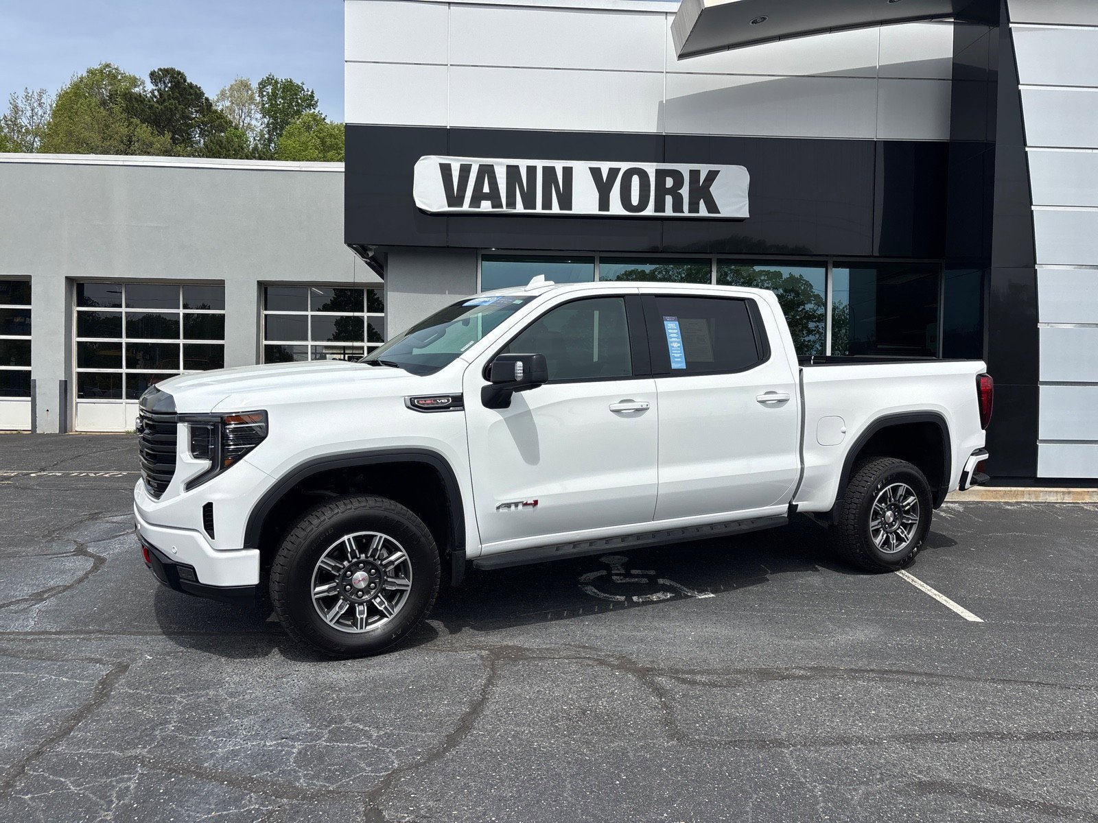 Certified 2024 GMC Sierra 1500 AT4 w/ AT4 Premium Package image 55