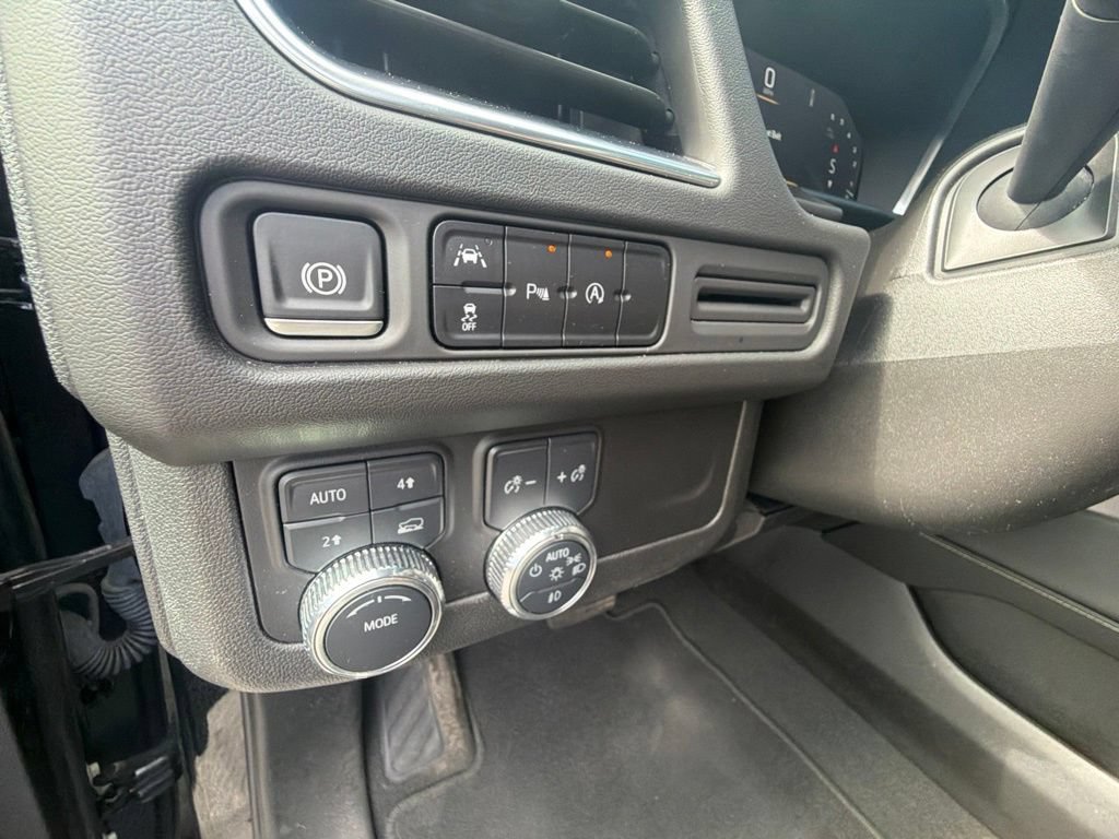 Used 2024 GMC Yukon SLT AWD/4WD image 28