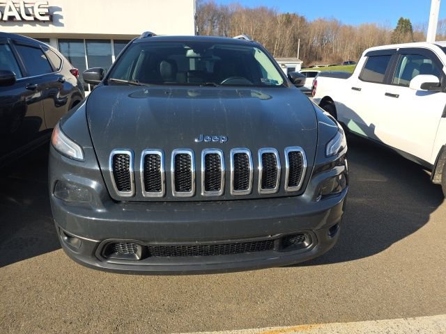 Used 2018 Jeep Cherokee Latitude Plus w/ Cold Weather Group image 4