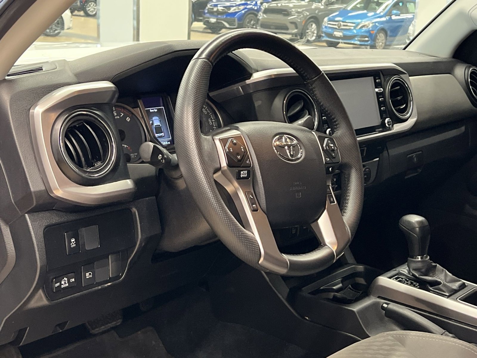 Used 2022 Toyota Tacoma SR5 w/ Technology Package image 14