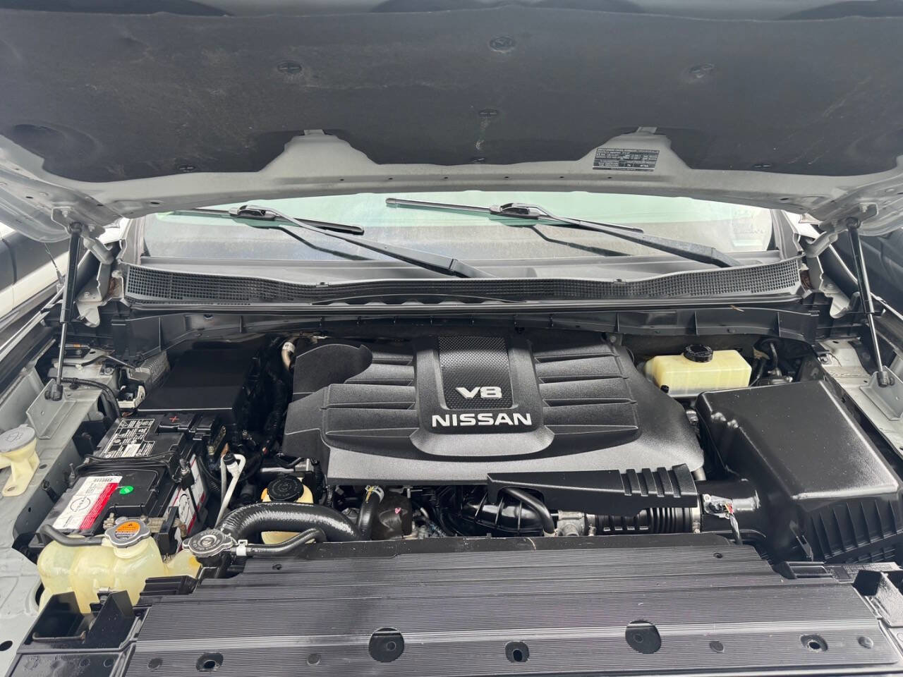 Used 2018 Nissan Titan SV RWD image 15