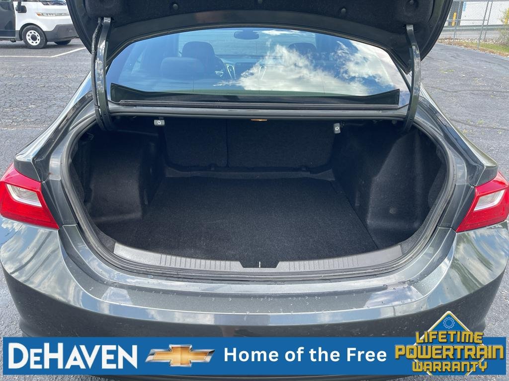 Used 2018 Chevrolet Malibu LT FWD image 25