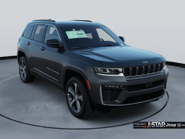 New 2026 Jeep Grand Cherokee Limited RWD image 3