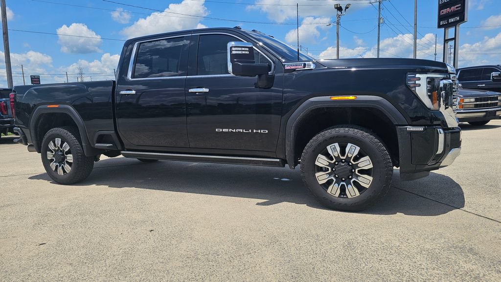 Used 2024 GMC Sierra 2500 Denali AWD/4WD image 1