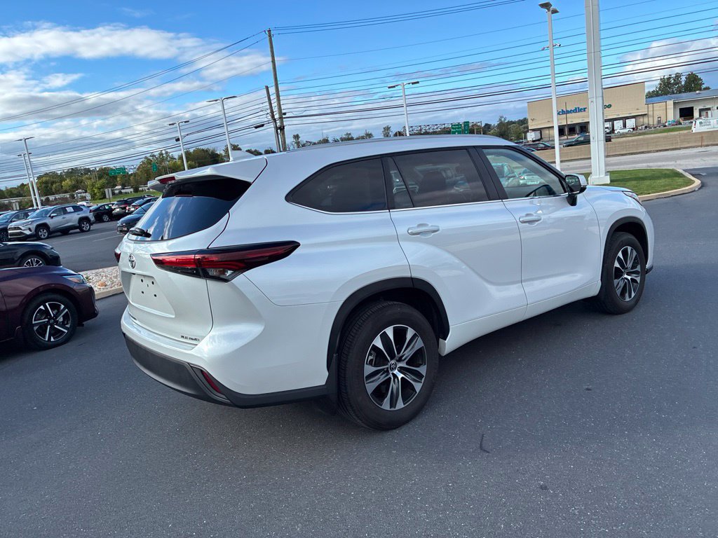 Certified 2026 Toyota Highlander XLE AWD/4WD image 8
