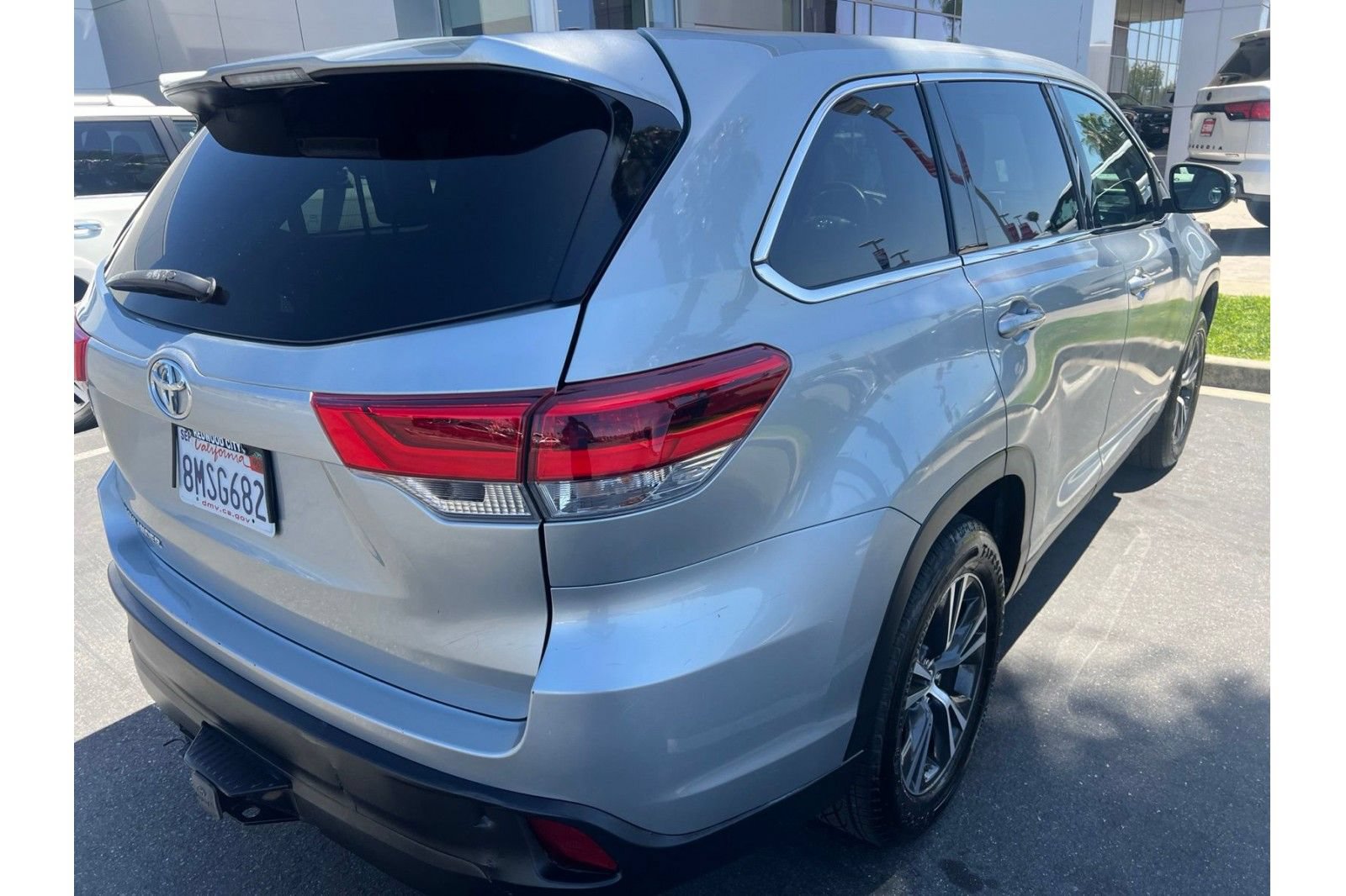Certified 2019 Toyota Highlander LE FWD image 4