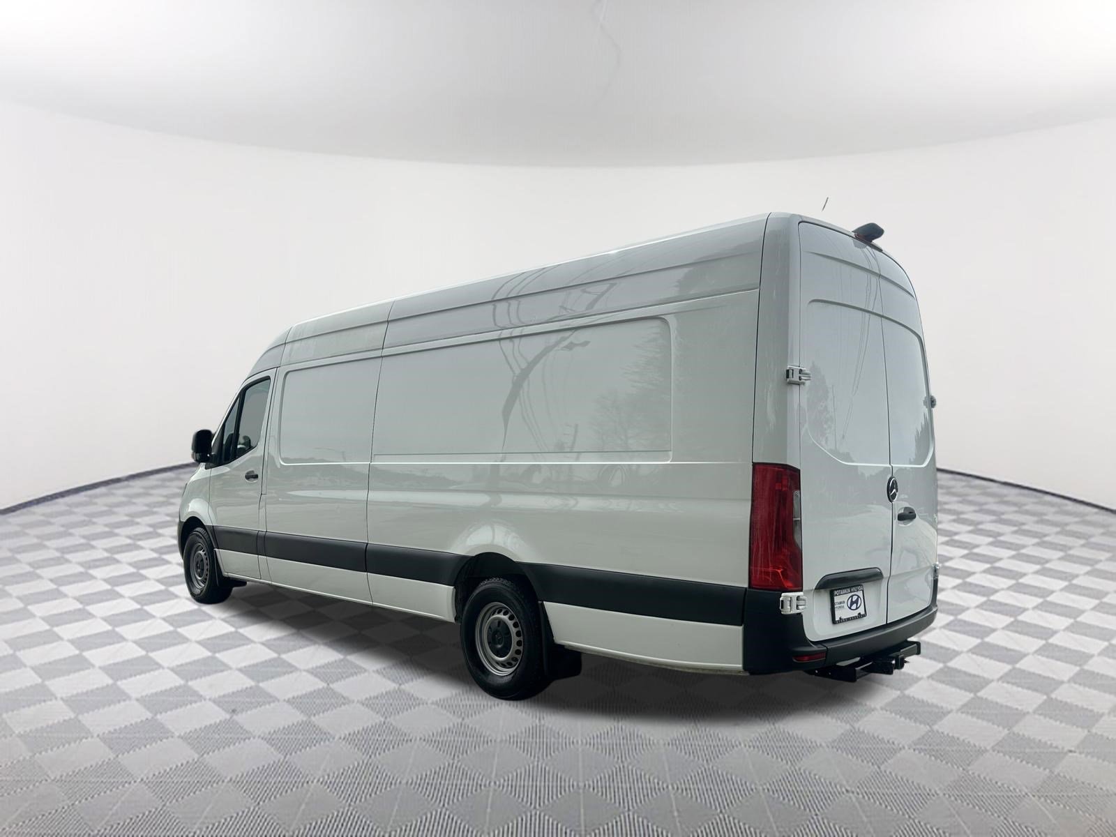 Used 2021 Mercedes-Benz Sprinter 2500 image 9