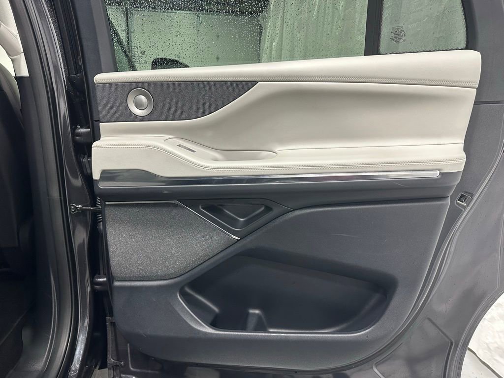 Used 2025 Lincoln Navigator L Reserve image 63