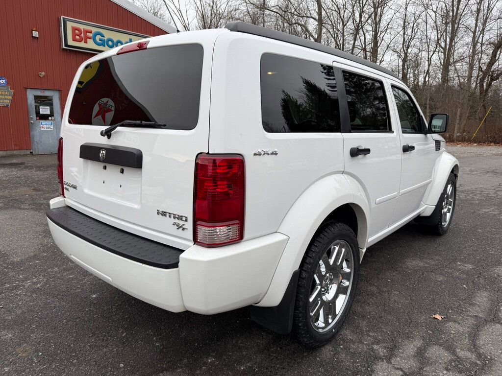 Used 2011 Dodge Nitro Heat image 3