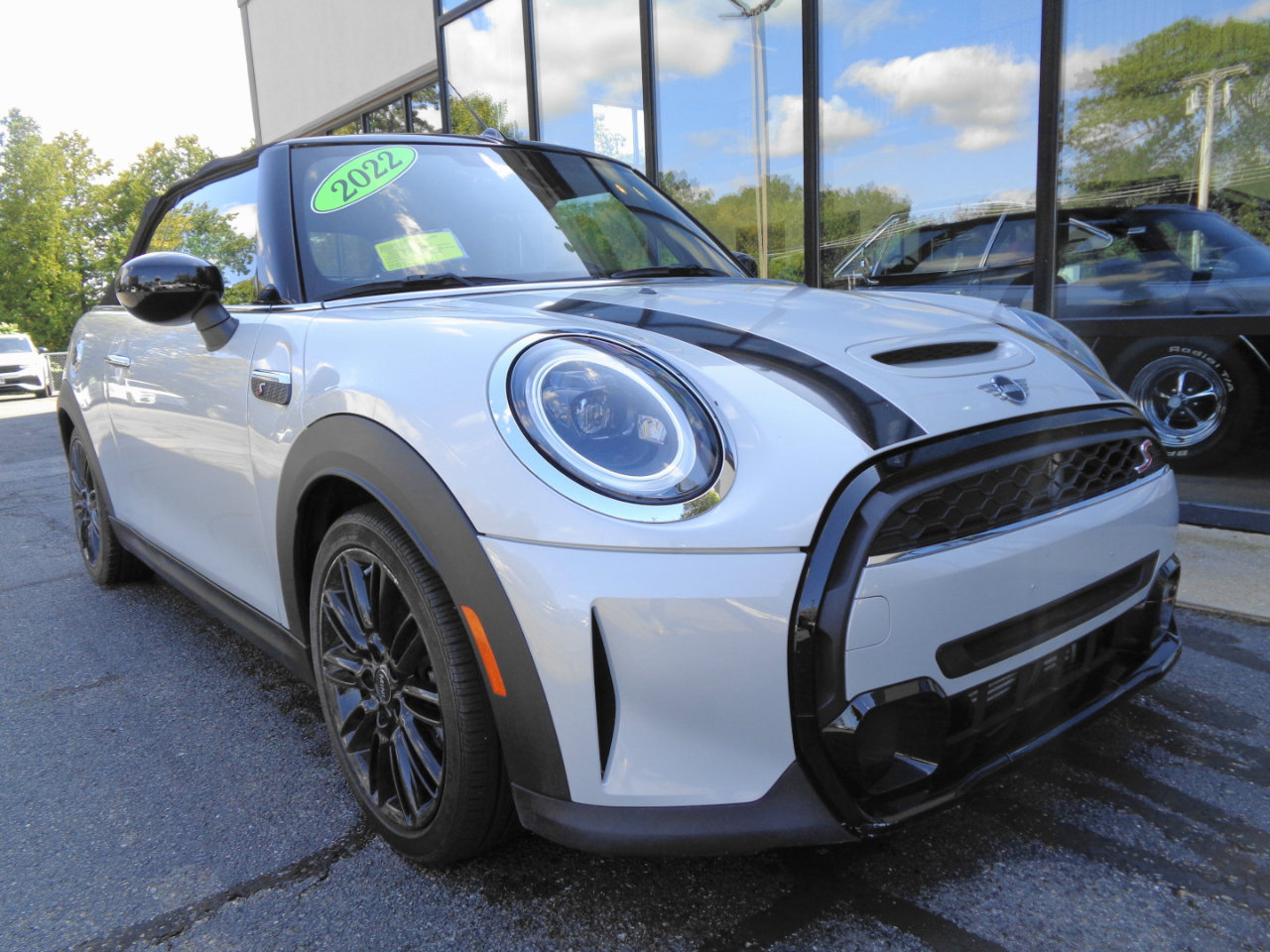 Used 2022 MINI Cooper S image 3
