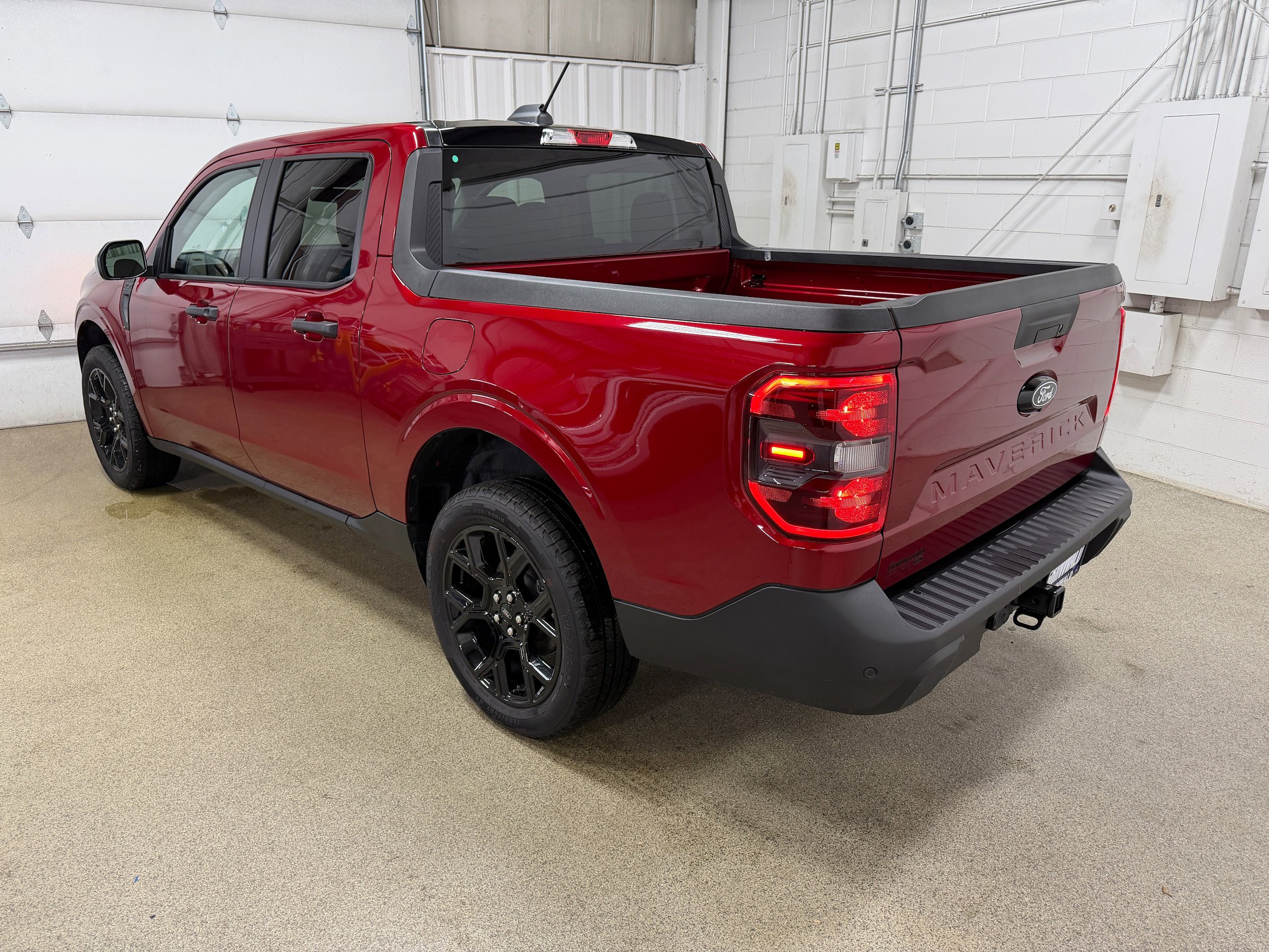 Used 2025 Ford Maverick XLT w/ XLT Luxury Package AWD/4WD image 8
