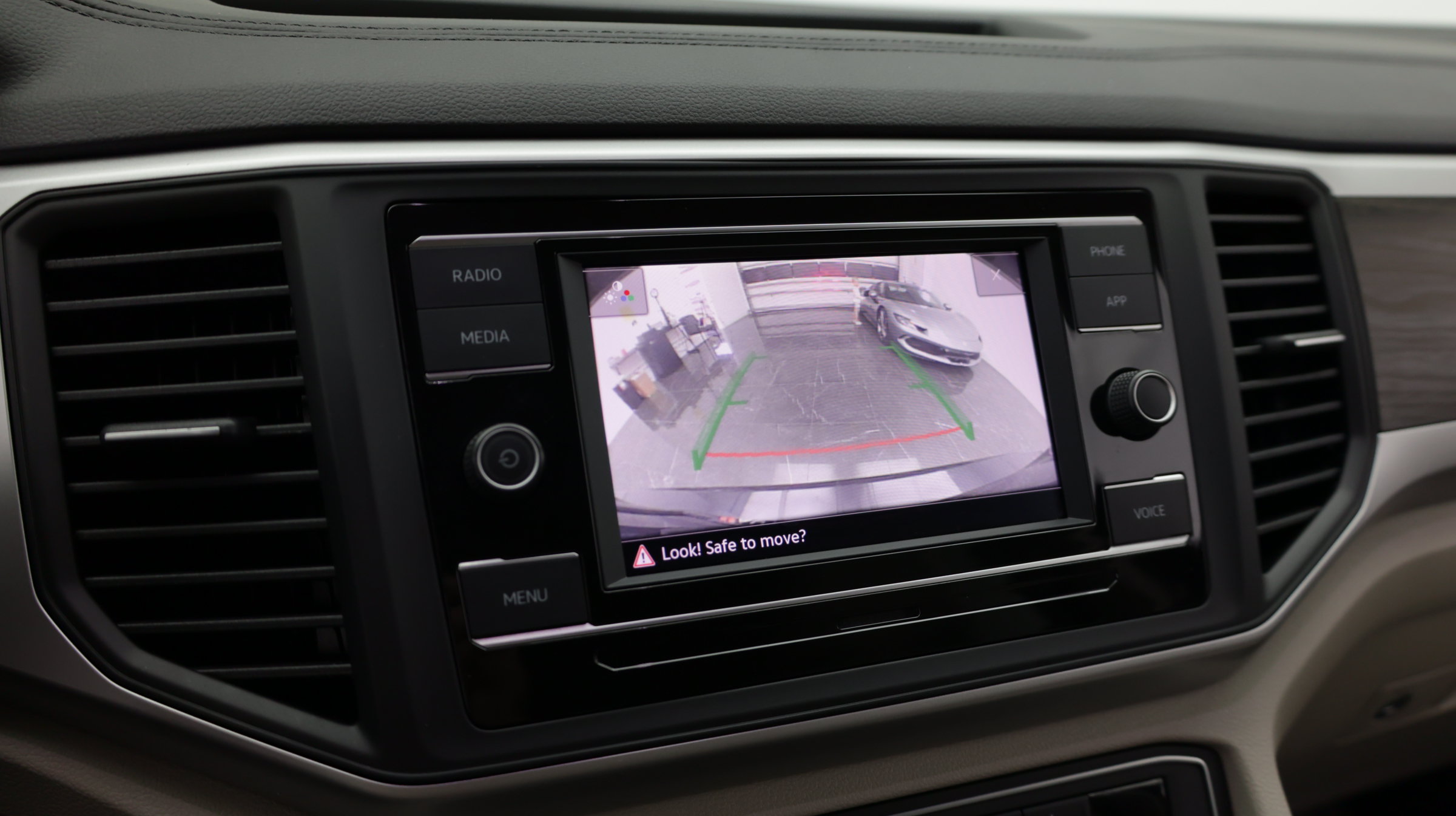 Used 2023 Volkswagen Atlas SE FWD image 19