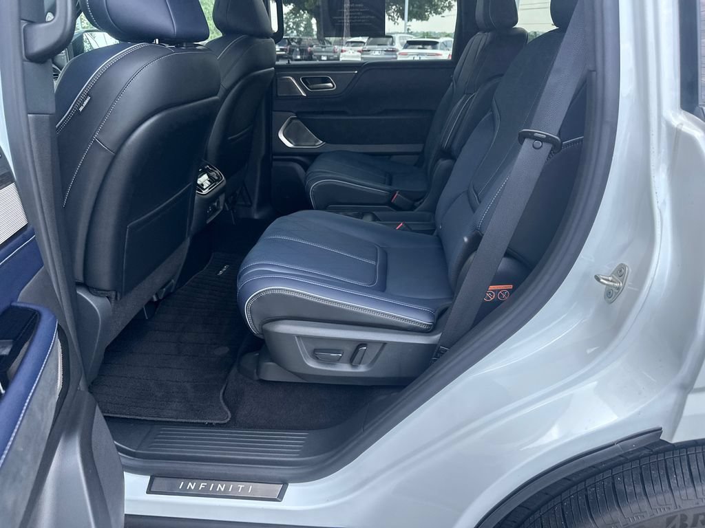 Used 2026 INFINITI QX80 4WD w/ Sport Exterior Package image 17
