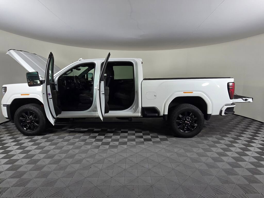 Used 2024 GMC Sierra 2500 AT4 w/ AT4 Premium Plus Package image 18