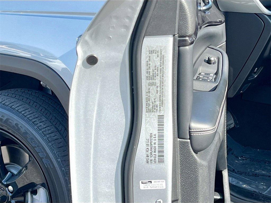 Certified 2023 Jeep Grand Cherokee L Laredo image 31