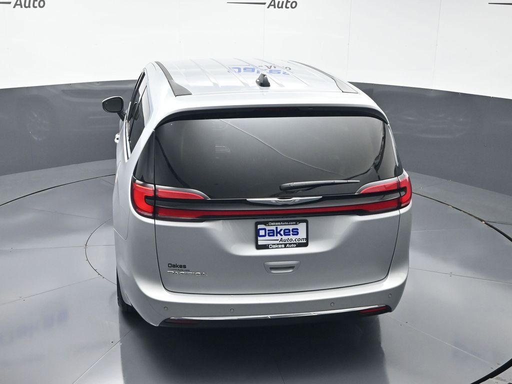 Used 2023 Chrysler Pacifica Touring-L FWD image 51