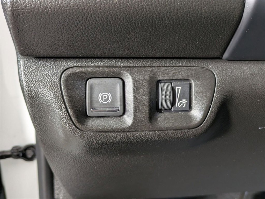 Used 2023 GMC Acadia SLE w/ Driver Convenience Package image 15