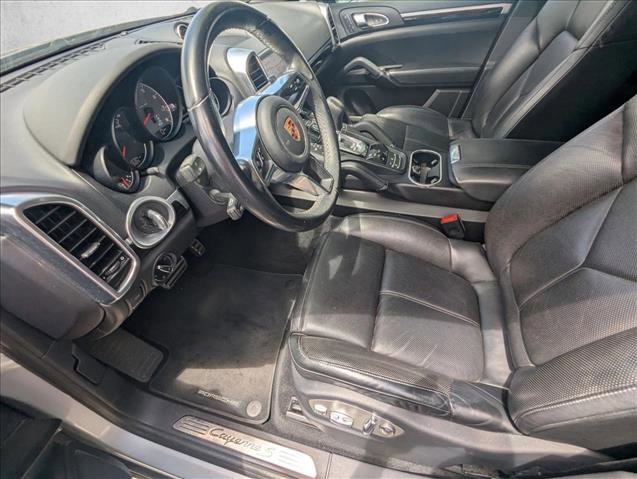 Used 2018 Porsche Cayenne S image 13