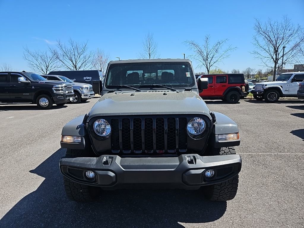 Used 2022 Jeep Gladiator Sport image 2